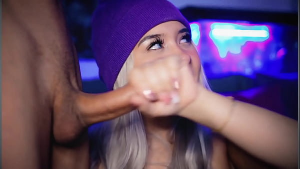 Beautiful Colombian blonde with a pornstar body fucks her stepbrother_live