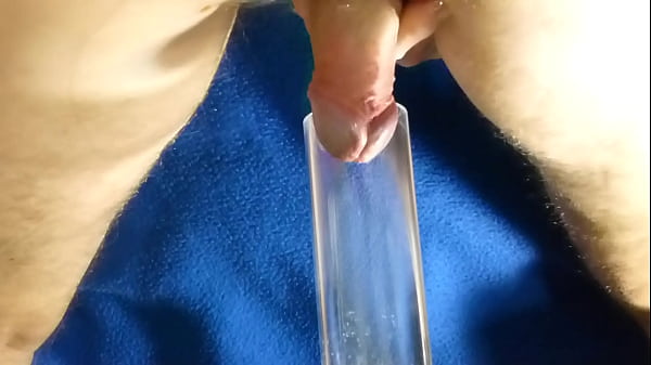 Play MP4 - Vacuum Cleaner Suck Flutter & Cum 7 - More Flutter