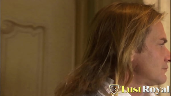 Guy penetrates sweet asian chick roxy jezel