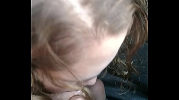 Play MP4 - Getting head from a friend before she goes in for work