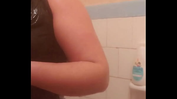 Fetish estranho por bra&ccedil;o molhado parte 1 