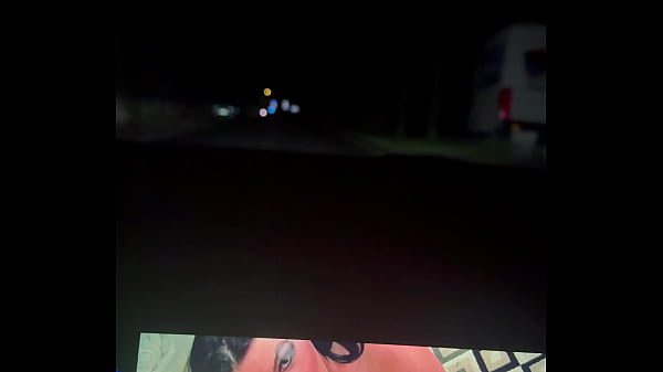 T&rsquo;as vu un peu mon autoradio les vid&eacute;os hard en voiture sur route ouverte 