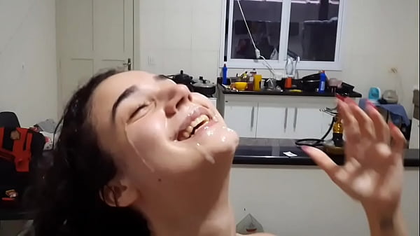 Caiu Na Novinha Dando A Bucetinha E Gemendo Alto Na Vara Do Patr&atilde;o! thumbnail