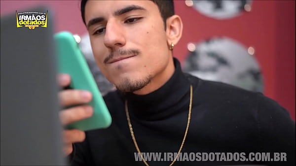 Play MP4 - O MODELO GOSTOSO BAREBACK