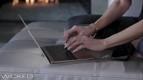 Play MP4 - WickedPictures - jessica drake Surprises Date With Double Penetration