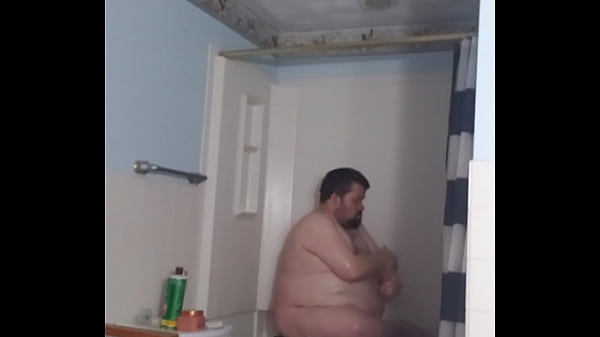 Play MP4 - Me Showering