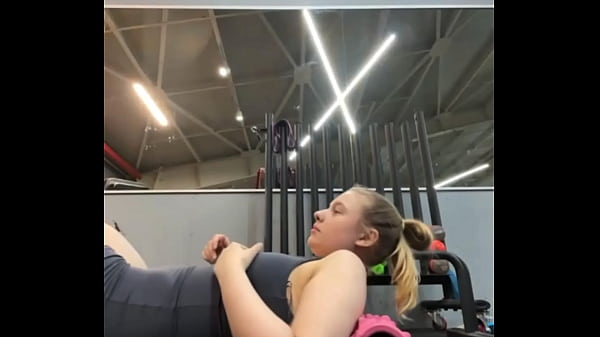 Nonton Fucking In The Gym thumbnail