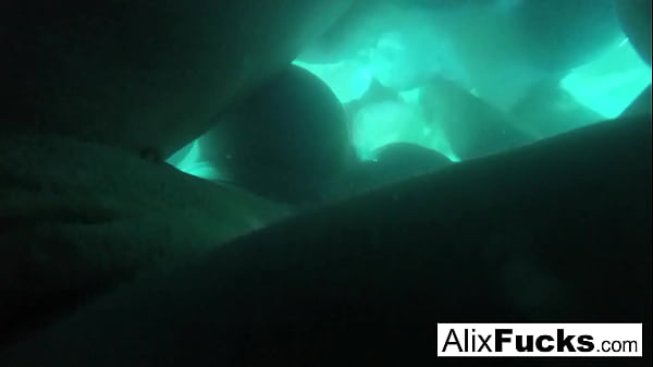 Lesbian sluts have some wet wild fun