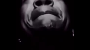 Cuando el examen est&aacute_ tan dif&iacute_cil que hay que sacar este emote: