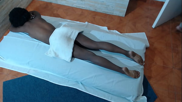 Play MP4 - Mais pra baixo mo&ccedil;o na buceta vai massageia ela novinho dotado &ast; Camila Flowers &ast;