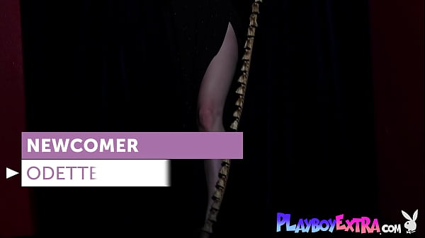 Nonton Passionate Red Milf Muse Reveals Her Big Natural Boobs thumbnail