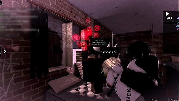 Puta golfa daba el culo con tal de que dos machos la dejen satisfecha 