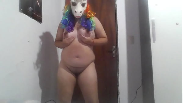 Dan&ccedil;ando Gostoso Para Voc&ecirc; E Mostrando Minha Buceta Virgem thumbnail