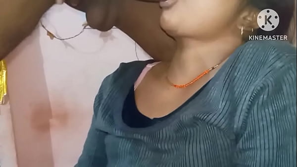 Play MP4 - Durty priya ko pahle land chusaya fir gand fadi