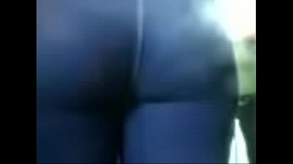 Play MP4 - culona peruana en tren 3