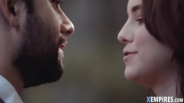 Play MP4 - Ellie Eilish In Love Lust