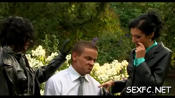 Fresh Woman Mischelle Enjoys Shaking Her Shapes thumbnail