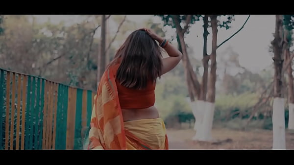 Nonton Semi Nude Modelling thumbnail