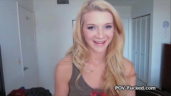 Nonton Busty Blonde Beauty Sucks Hard Cock thumbnail