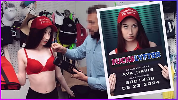 The_Pizza Delivery Girl Ava_Davis Hide Rings_in Pizza Box