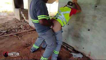 sexo com trabalhadores na construç_ã_o passivo deu pra dois peã_o