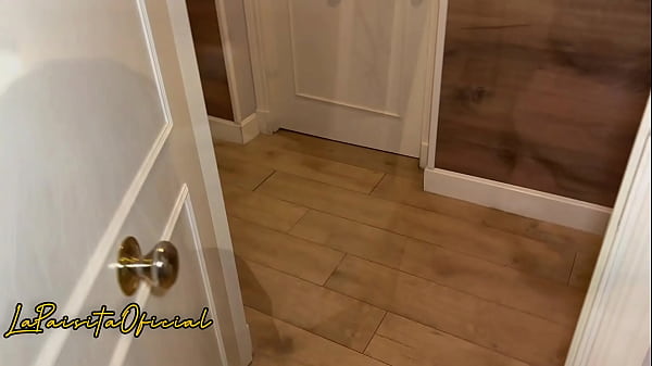 Play MP4 - A big-ass Latina neighbor asks her neighbor for help - La paisita Official