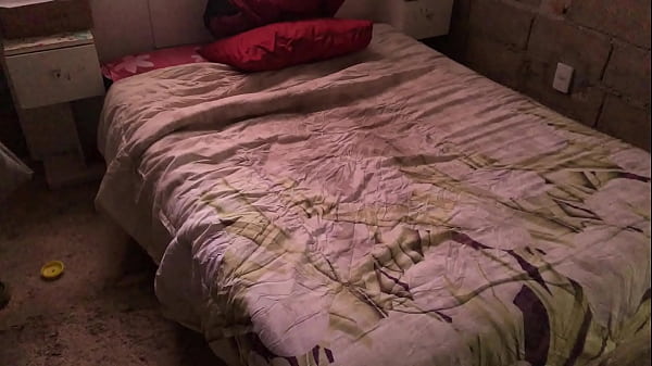 Nonton Se La Meto Toda Hasta La Garganta Y Va Al Retrete A Vomitar thumbnail