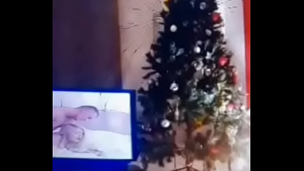 Nonton Il Est Beau Mon Sapin !femme ... thumbnail