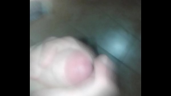 Play MP4 - Guy masturbate in bathroom