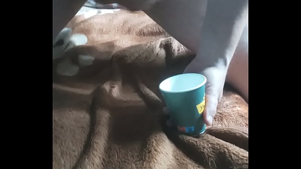 Imi place foarte mult sa ma masturbez la webcam si sa imi beau pisatul si sperma ! I really like to masturbate on the webcam and drink my piss and cum! 