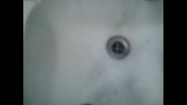 Play MP4 - Super eyaculacion en el ba&ntilde;o