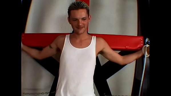 Nonton Beginners Big Tits Pornstar Ties Up And Teases A Young Guy thumbnail