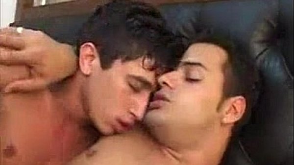 Fudendo gostoso com o amigo 