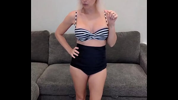 Retro bikini and white toes 