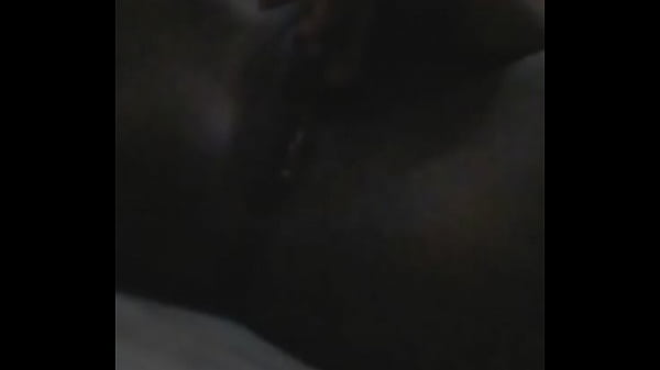 Duda numa siririca perfeita 