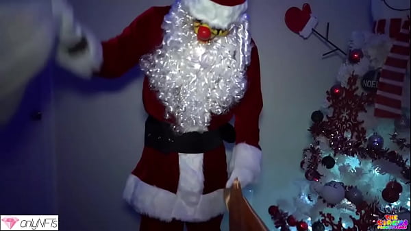 Gibby the clown fucks Mandimayxxx on Christmas Eve ( Mandi May ) 