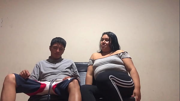 Madrastra Me Convence De Follarla Cuando Llego De Trabajar thumbnail