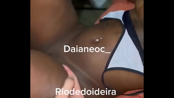 Nonton Del&iacute;cia Metendo Tudo Na Putinha Do Corno thumbnail