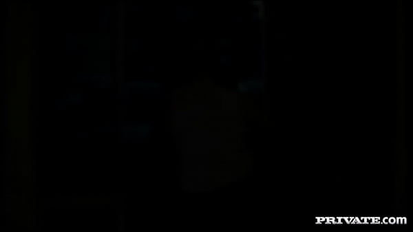 Nonton Tattooed Blonde Cherry Gets Fucked By The Black Deliveryman thumbnail