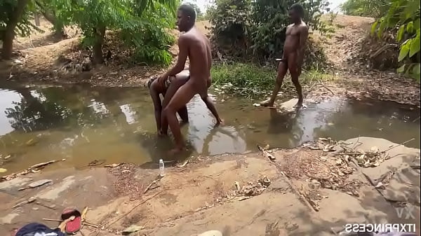 FUCKED_A BAD BITCH STREAM SIDE