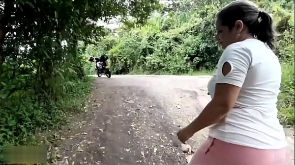 Me follo a mi suegra en diferentes partes de nuestra ciudad porque mi novia me dejo plantando en mi cita - PARTE 1 - Porno en Espa&ntilde;ol 