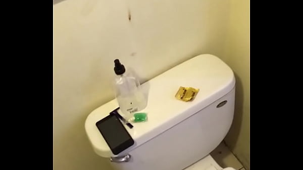 Nonton Body Shaking Blowjob thumbnail