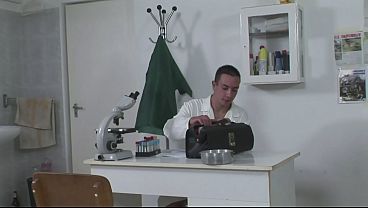 Nonton Doctor Shaving Super Hairy Pussy thumbnail