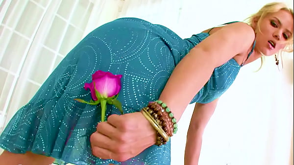 SOPHIA LYNN Sexy Beautiful Blonde BigDick POV Blowjob and Cum Load Facial