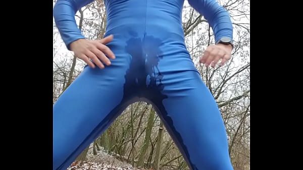 Piss in blue unitard