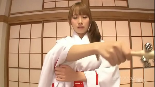 巨乳巫女_開運マンコにザーメン着床