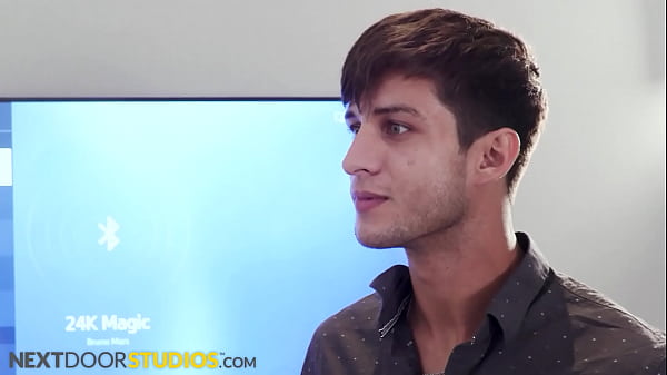 Nic Romans, Roman Todd & Elliot Finn Bareback Flip Fuck In Hotel Room 