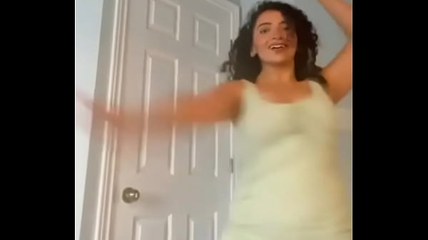 زينب طه بترقص للنجار