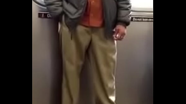 Agarrando bulto en publico.MOV 