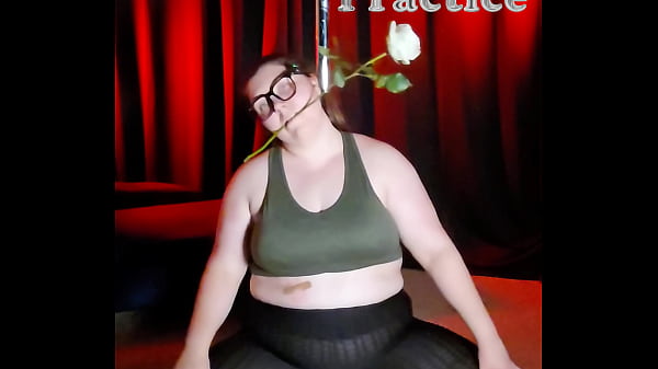 Nonton Thick Pawg Lexi Twerks On The Pole Curvy Ass Practice Turns Into Naughty Nude Surprise (4k Portrait) thumbnail